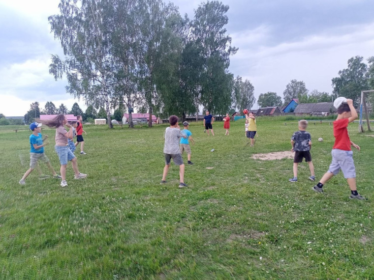 20 июня 2024 г.в 19.00 часов на стадионе с. Илья-Высоково прошёл час спортивных развлечений "Русские народные игры и забавы".